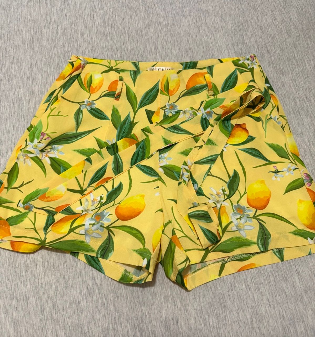 Shorts feminino